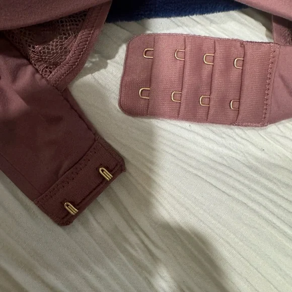 Victoria's Secret Mauve Bra - Picture 5 of 5